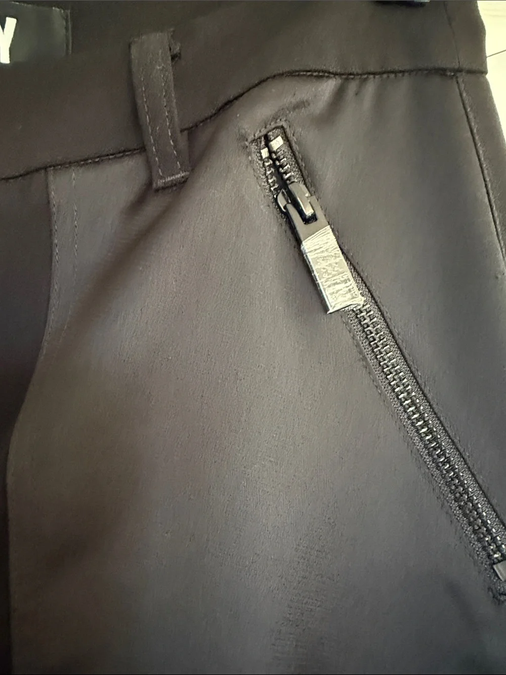 DKNY women’s Cargo pants Bnwot size 6